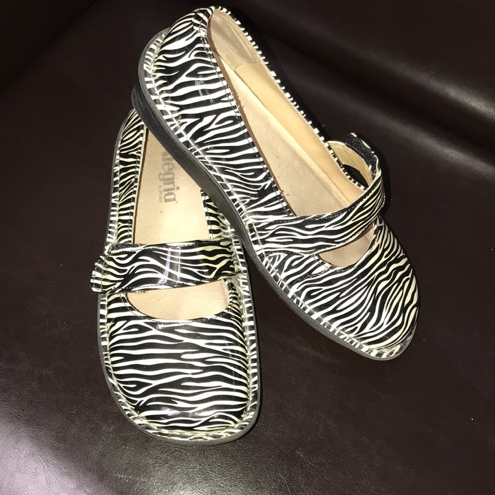 Algeria Zebra Print Size 6
